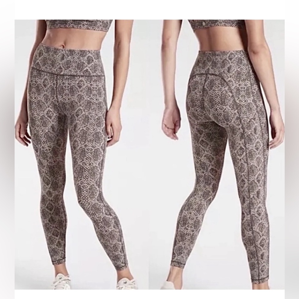 Athleta Ultimate 7/8 Tight Leggings XS Snakeskin Pattern Athleisure Stash Pocket